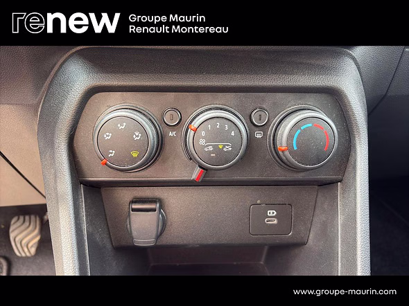 DACIA Sandero 1.0 ECO-G 100ch Stepway Expression - Miniature 29