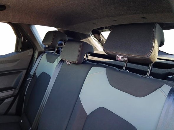 DACIA Duster 1.6 hybrid 140ch Extreme - Miniature 11