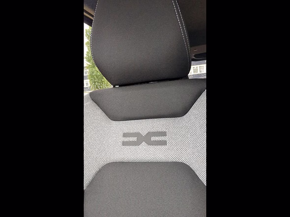 DACIA Duster 1.8 hybrid 155ch Journey - Miniature 12