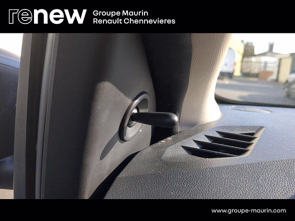 DACIA Sandero 1.0 ECO-G 100ch Essential - Miniature 47