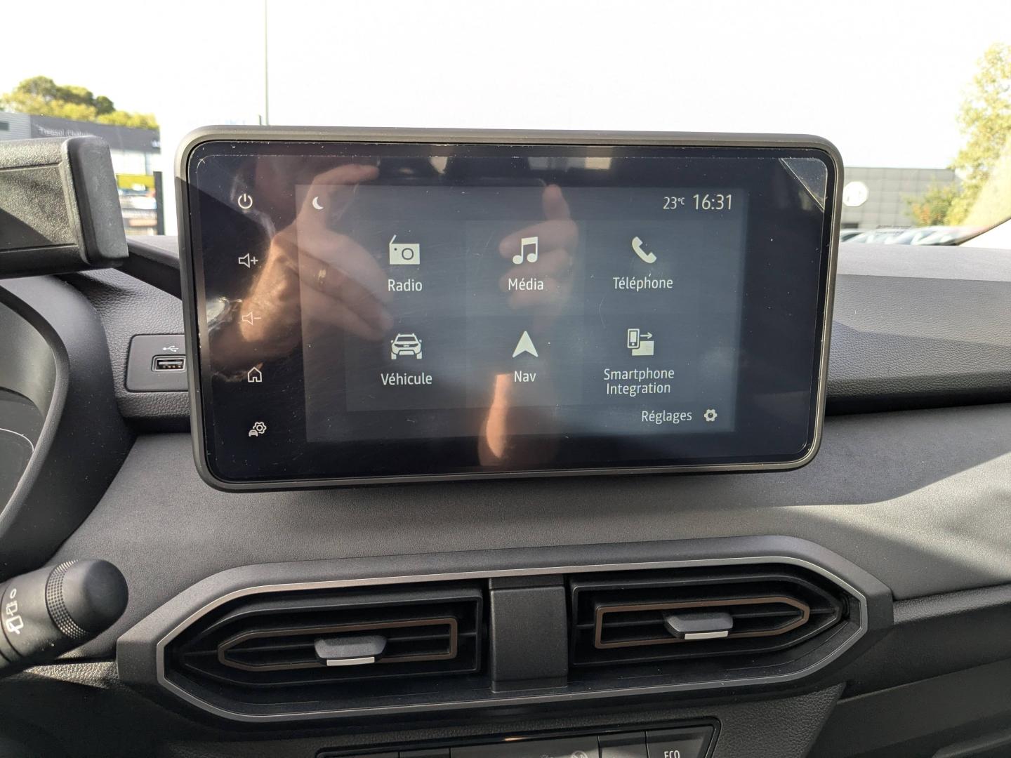 DACIA Jogger 1.6 hybrid 140ch Extreme 5 places - Photo 16