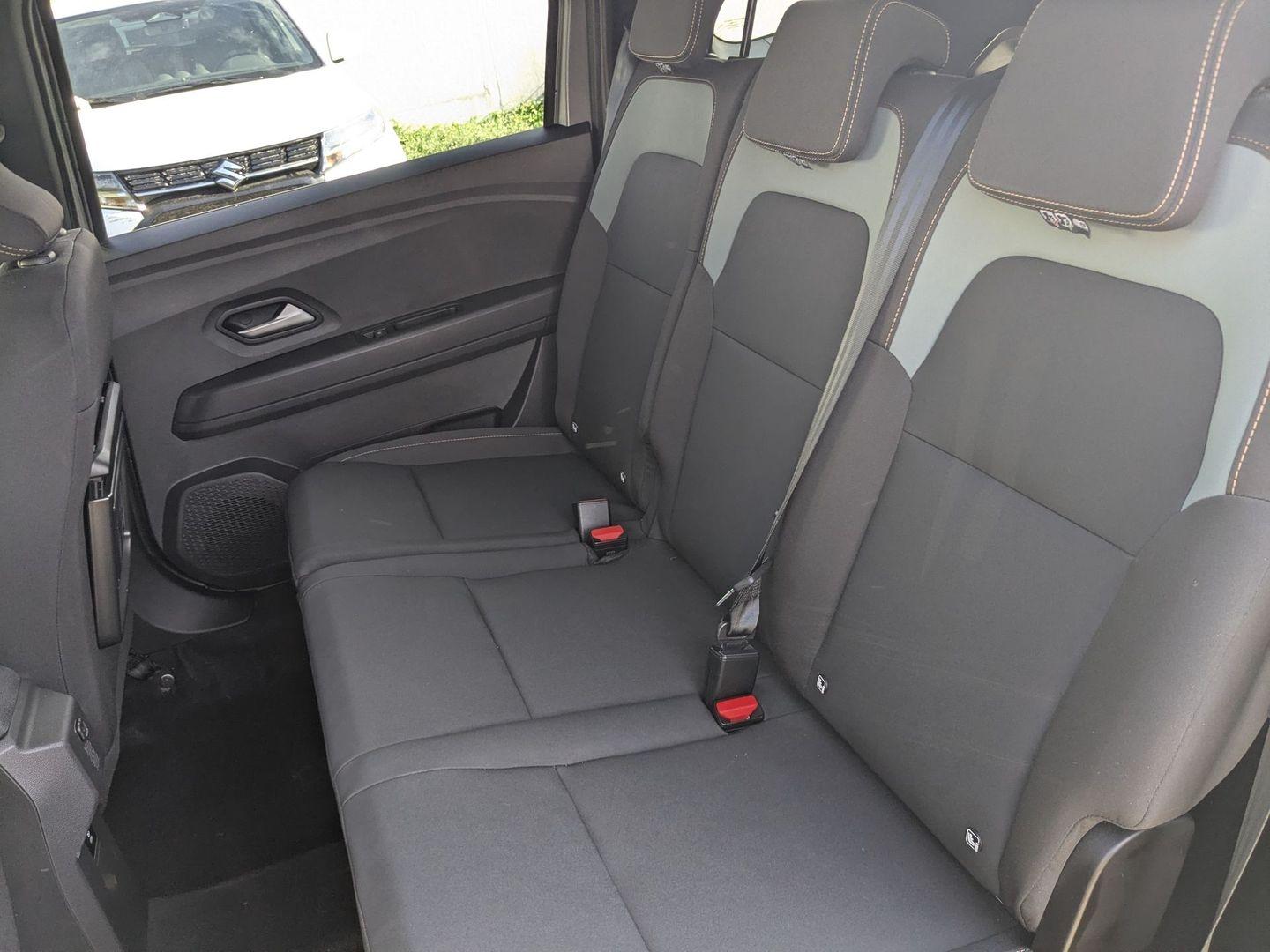 DACIA Jogger 1.8 hybrid 155ch Extreme 7 places -25 - Photo 10