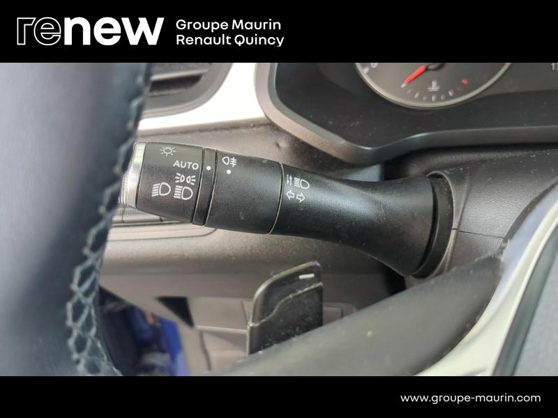 RENAULT Captur d’occasion à vendre à QUINCY-SOUS-SÉNART chez GGF - SAVY (Photo 13)
