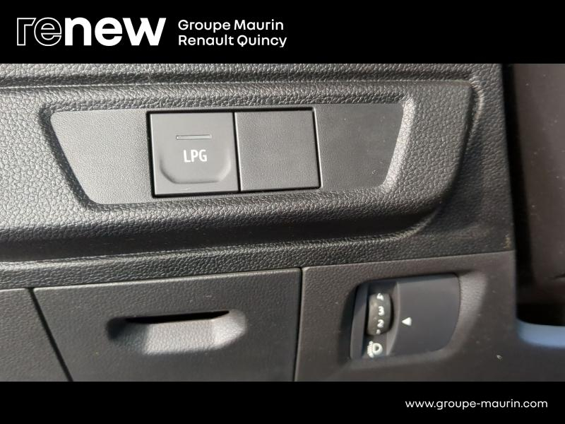 DACIA Sandero d’occasion à vendre à QUINCY-SOUS-SÉNART chez GGF - SAVY (Photo 14)