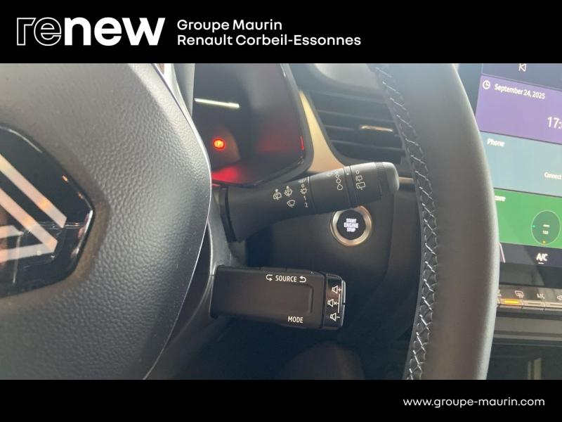 RENAULT Captur d’occasion à vendre à QUINCY-SOUS-SÉNART chez GGF - SAVY (Photo 15)