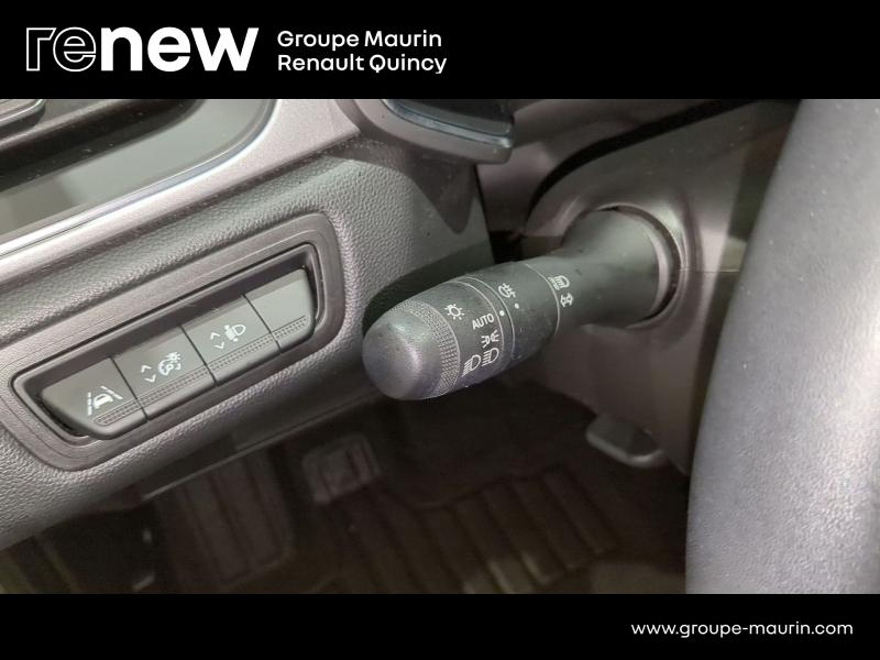 RENAULT Captur d’occasion à vendre à QUINCY-SOUS-SÉNART chez GGF - SAVY (Photo 16)