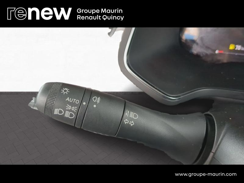 RENAULT Captur d’occasion à vendre à QUINCY-SOUS-SÉNART chez GGF - SAVY (Photo 12)