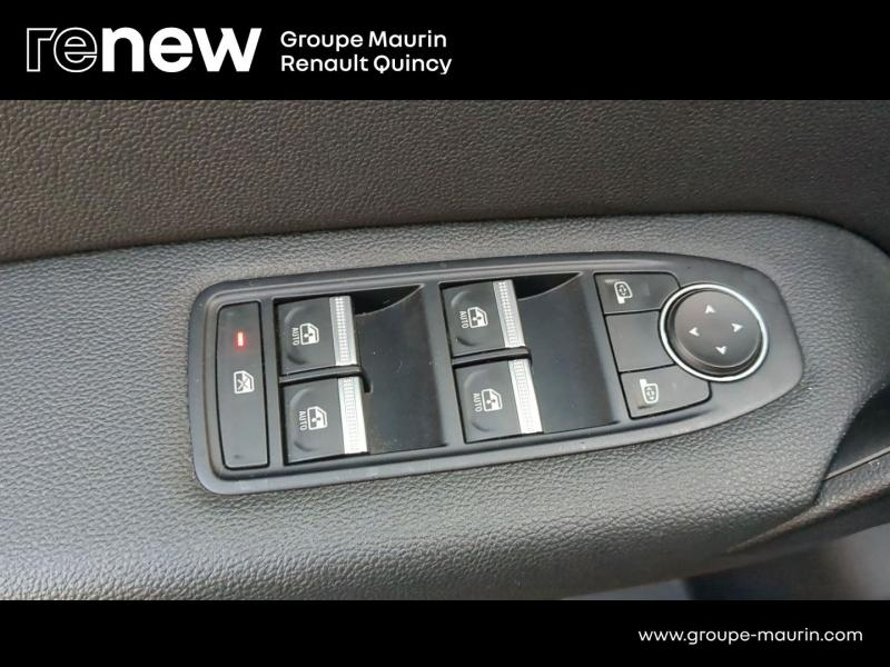 RENAULT Captur d’occasion à vendre à QUINCY-SOUS-SÉNART chez GGF - SAVY (Photo 12)