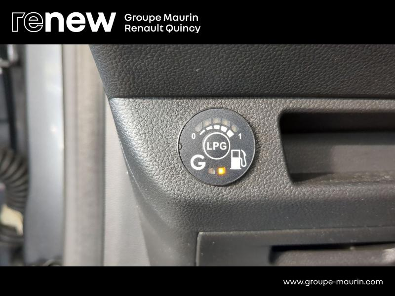 RENAULT Clio d’occasion à vendre à QUINCY-SOUS-SÉNART chez GGF - SAVY (Photo 14)