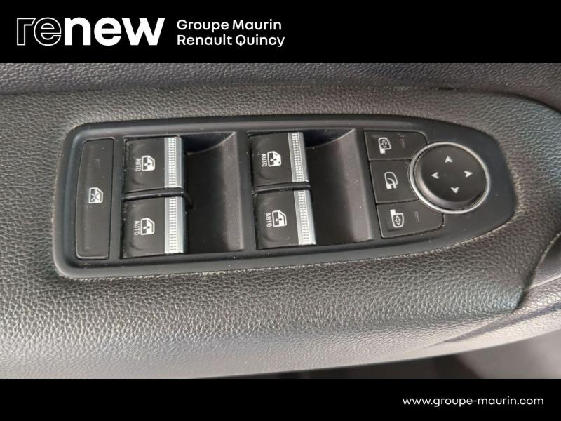 RENAULT Captur d’occasion à vendre à QUINCY-SOUS-SÉNART chez GGF - SAVY (Photo 12)