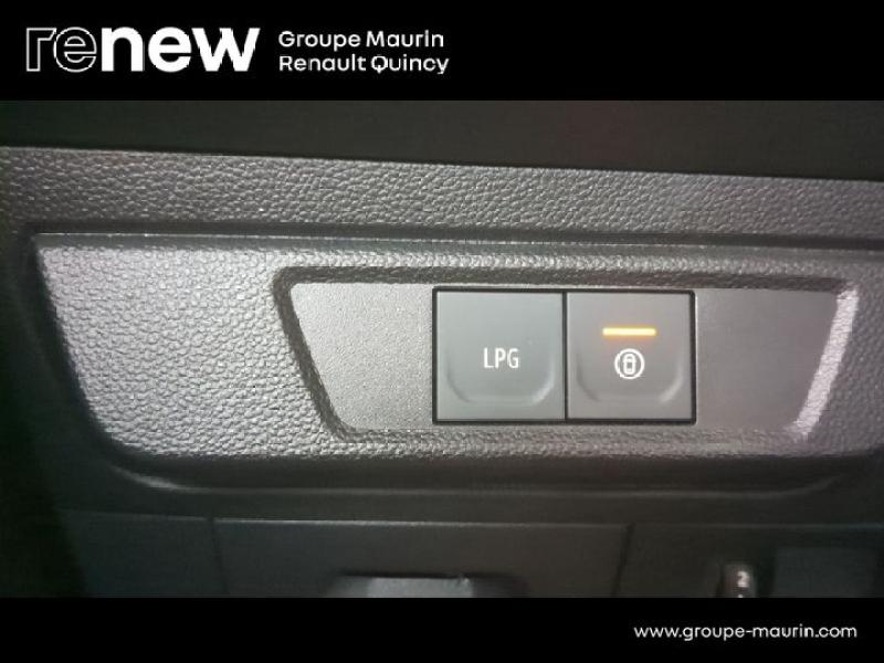 DACIA Sandero d’occasion à vendre à QUINCY-SOUS-SÉNART chez GGF - SAVY (Photo 15)