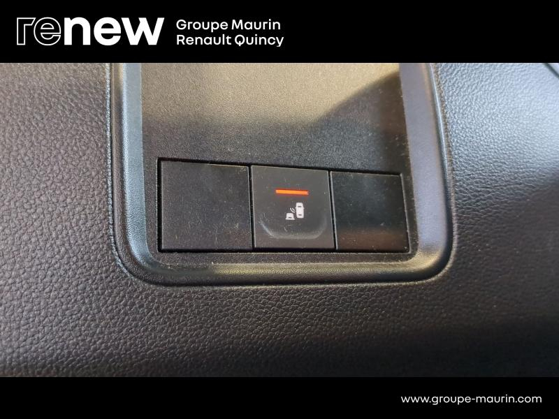 DACIA Duster d’occasion à vendre à QUINCY-SOUS-SÉNART chez GGF - SAVY (Photo 17)