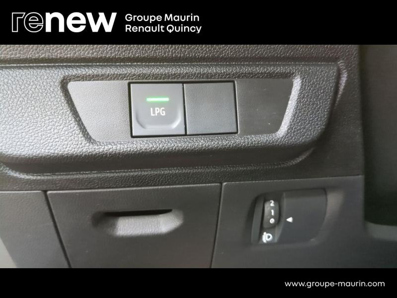 DACIA Sandero d’occasion à vendre à QUINCY-SOUS-SÉNART chez GGF - SAVY (Photo 14)
