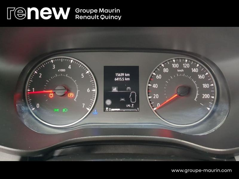 DACIA Sandero d’occasion à vendre à QUINCY-SOUS-SÉNART chez GGF - SAVY (Photo 17)