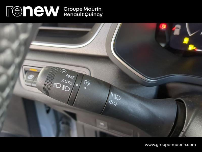 RENAULT Captur d’occasion à vendre à QUINCY-SOUS-SÉNART chez GGF - SAVY (Photo 8)